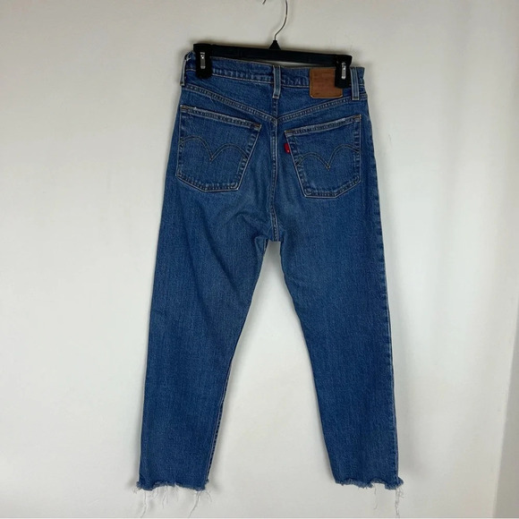 Levi’s 501 High Rise Distressed Crop Jeans Raw Hem Size 26 - Picture 4 of 7